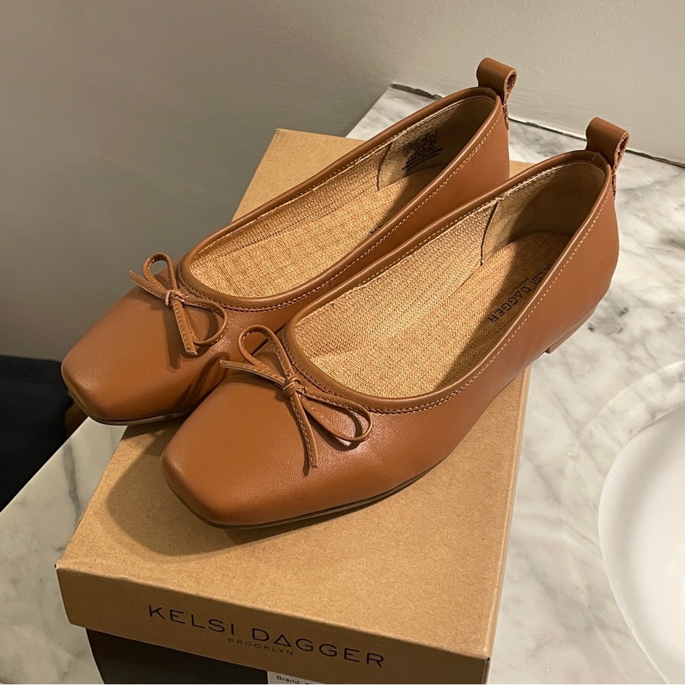 Kelsi Dagger Frankie flat size 7